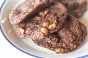 Chokolade cookies med nødder - den bedste opskrift