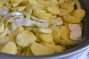 Flødekartofler i slow cooker - møre, cremede og fyldt med smag