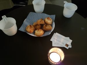 2018-10-03 18.26.48 • nogetiovnenstaging.com Kokosmakroner - nem opskrift på kokostoppe