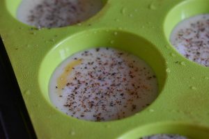 Æggemuffins med skinke og feta - opskrift