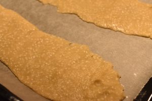 Sesam småkager - karamelsnitter med sesamfrø