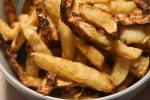 Pommes frites af selleri - rodfrugt fritter stegt i ovn
