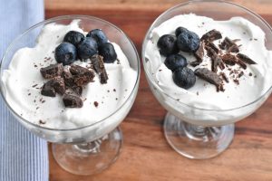 Dessert med skyr og chokolade - nem opskrift