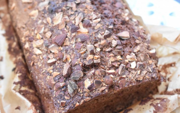 Ølkage med æbler og mandler - saftig og lækker krydderkage