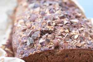 Krydderkage med æbler - nem æble ølkage 