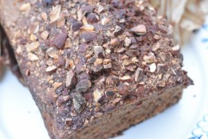 Krydderkage med æbler - nem æble ølkage 