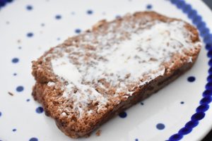 Krydderkage med æbler - nem æble ølkage 