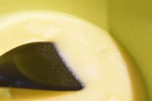 Juleboller med krydderier, rosiner, æble og marcipan - SÅ lækre