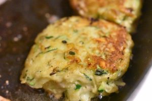 Squash frikadeller med urter & kartofler - nemme & lækre