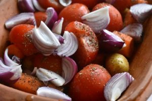 Kylling i stegeso med kartofler & tomat