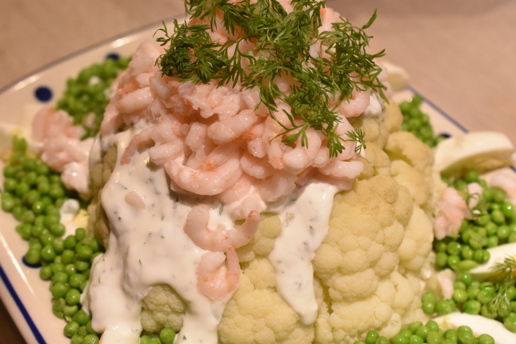 Maskeret blomkål - med æg, rejer og dilddressing
