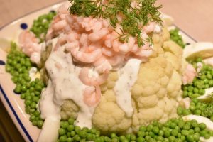 Maskeret blomkål - med æg, rejer og dilddressing