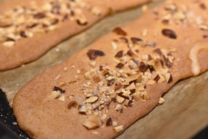 Karamelkager med Amaretto - sprøde karamelsnitter med mandler