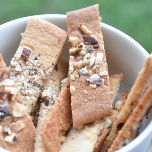 Karamelkager med Amaretto - sprøde karamelsnitter med mandler