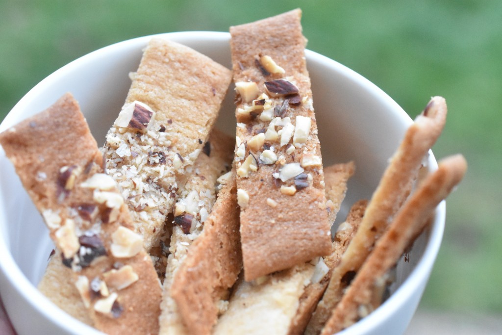 DSC_0125 • nogetiovnen.dk Karamelkager med Amaretto - sprøde karamelsnitter med mandler