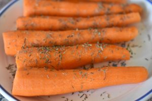 DSC_2448 • nogetiovnen.dk Gulerødder med bacon & honning bagt i ovn