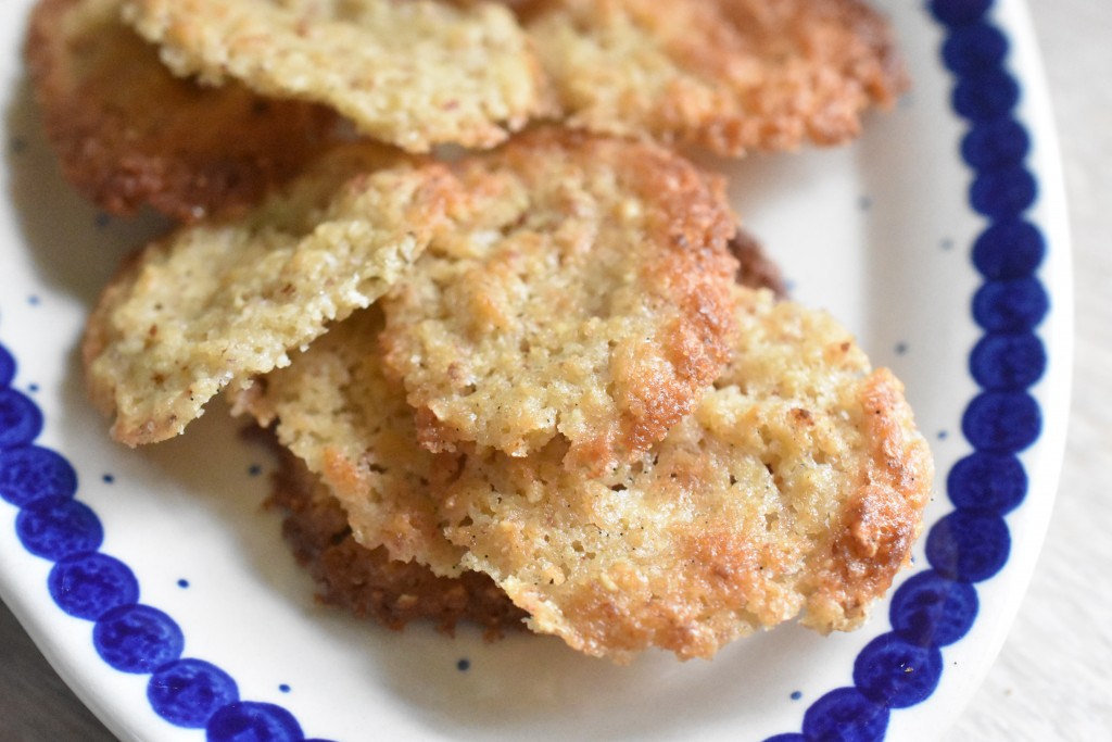 Sprøde småkager med vanilje og mandler - nemme og lækre kager