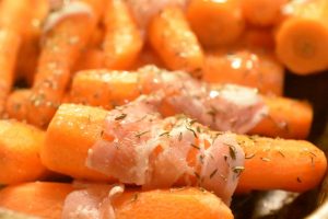 DSC_3451 • nogetiovnen.dk Bagte gulerødder med honning, timian & bacon