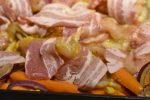 DSC_0037 • nogetiovnen.dk Bagt kylling i baconsvøb - med grøntsager, karry og kokosmælk