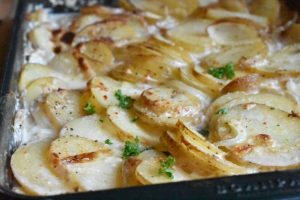 Flødekartofler - opskrift på flødestuvede kartofler