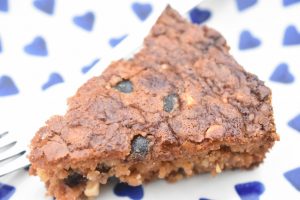 Hvid chokoladekage med kirsebær - blondie med Amarena 