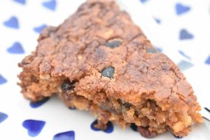 Hvid chokoladekage med kirsebær - blondie med Amarena 