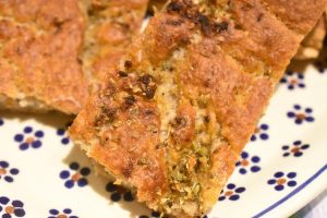 DSC_0309 • nogetiovnenstaging.com Hvidløgsbrød med rugmel - groft hvidløgsbrød