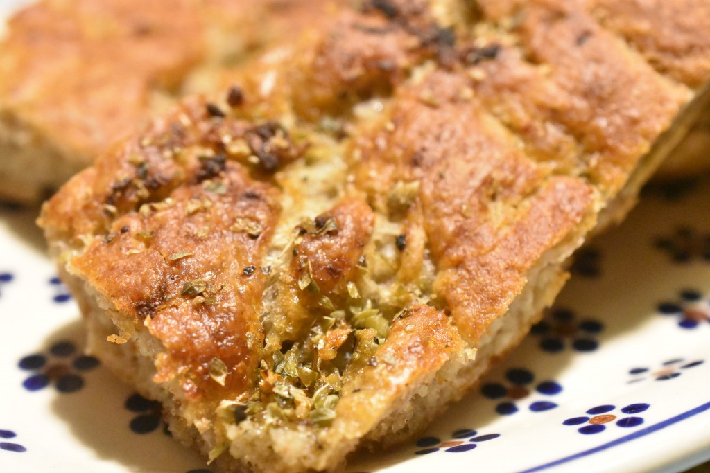 Hvidløgsbrød med rugmel - nemt, sprødt og lækkert