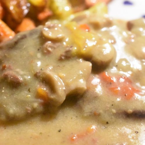 Steaks i slow cooker - med bacon flødesovs