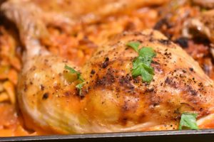 One pan pasta med kylling, tomat & bønner