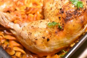 One pan pasta med kylling, tomat & bønner