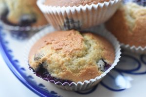DSC_0388 • nogetiovnen.dk Muffins med blåbær og vanilje - nemme og SÅ lækre