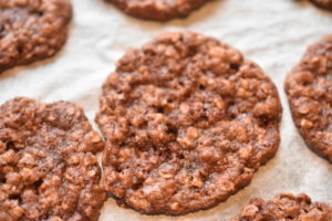 Havregrynskager med chokolade nem opskrift