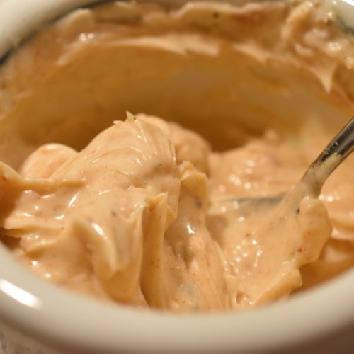 Chilimayonnaise - nem opskrift på hjemmelavet chili mayo
