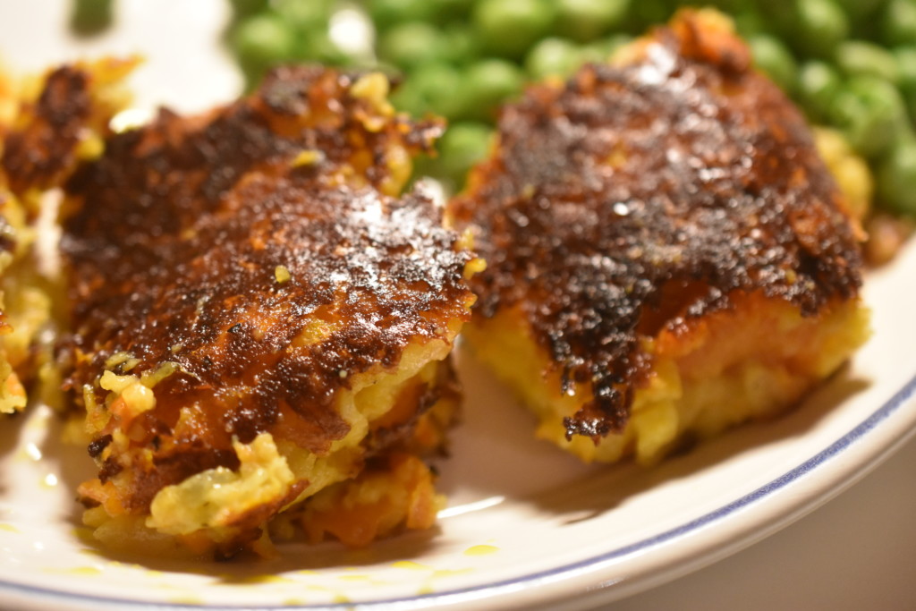 DSC_0643 • nogetiovnen.dk Kartoffelfrikadeller med gulerødder og cheddar - SÅ lækre