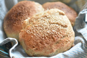 Burgerboller - den bedste opskrift på bløde, grove burgerboller