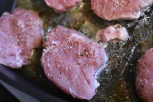 Mørbrad i sennepssauce - med fløde og timian. En lækker ret