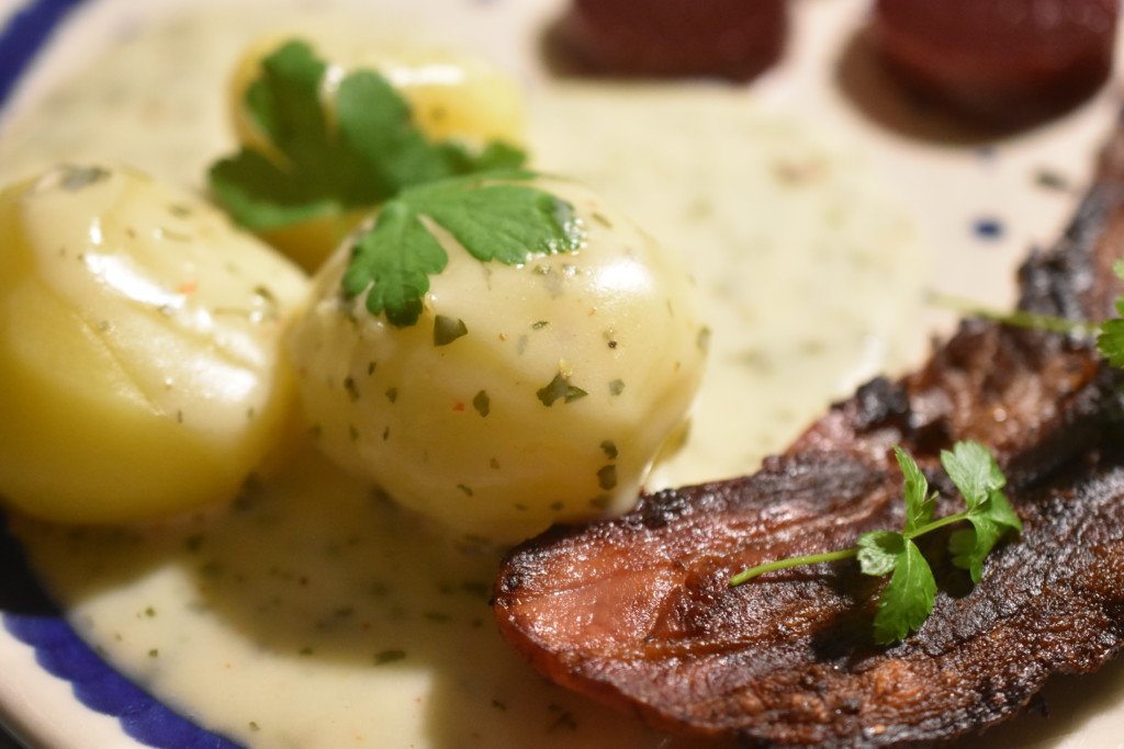 DSC_0797 • nogetiovnen.dk Stegt flæsk med persillesauce - stegt på pande - nem opskrift