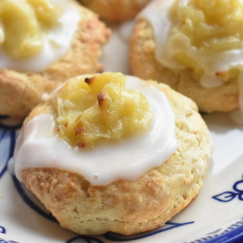 Fastelavnsboller med creme og glasur - nemme og uden gær