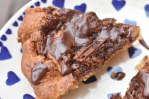 Kanelsnegle kage uden gær - nem og lækker svampet kanelkage 