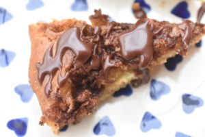 Kanelsnegle kage uden gær - nem og lækker svampet kanelkage 