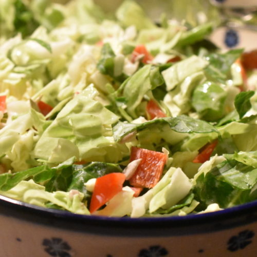 Spidskålssalat med mormordressing - opskrift