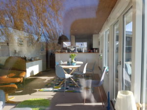 Sådan ser vores stue ud i sommerhuset. Er det ikke bare hyggeligt? :-)