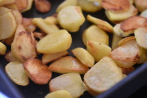 Råstegte kartofler på pande - sprøde & lækre