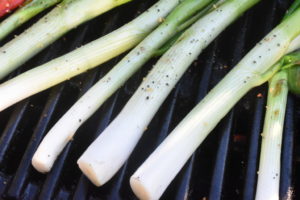 Grillede forårsløg - lækre forårsløg på grill 