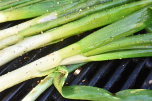 Grillede forårsløg - lækre forårsløg på grill 