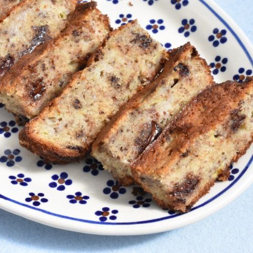 Svampet banankage med chokolade - nem lækker opskrift