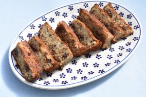 Svampet banankage med chokolade - nem lækker opskrift 