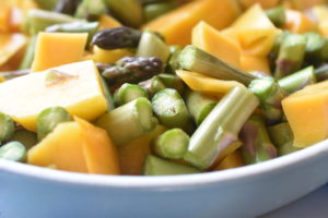 Mangosalat med grønne asparges -nem & lækker