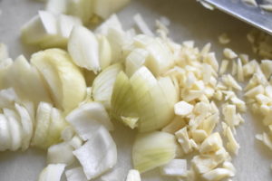 Pastaret med pølser i flødesovs - nem pølsegryde